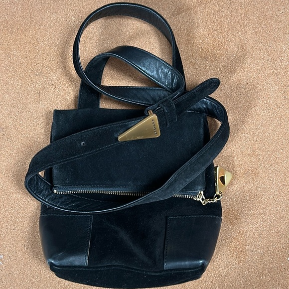 Vintage Women’s by Sharif Black Suede Leather Hold Hardware Folded Crossbody Bag - Picture 3 of 16